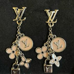 Louis Vuitton Earrings nonauthenticated
